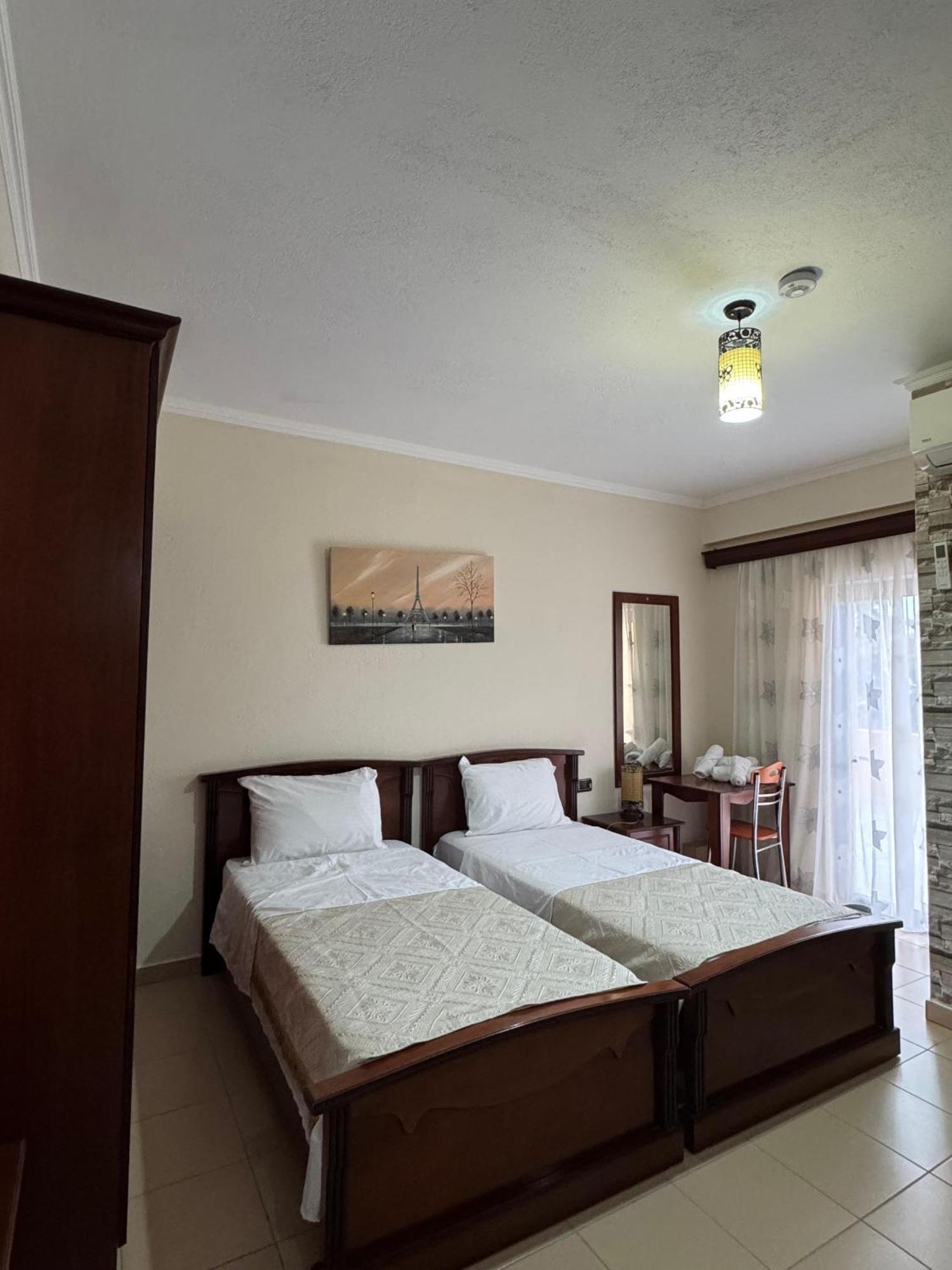 Lini Hotel Restorant Leza חדר תמונה