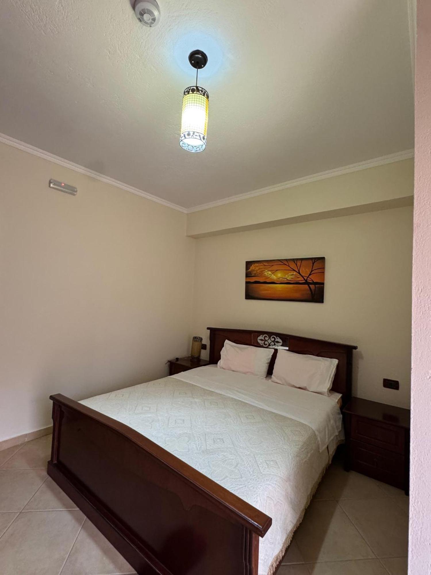 Lini Hotel Restorant Leza מראה חיצוני תמונה