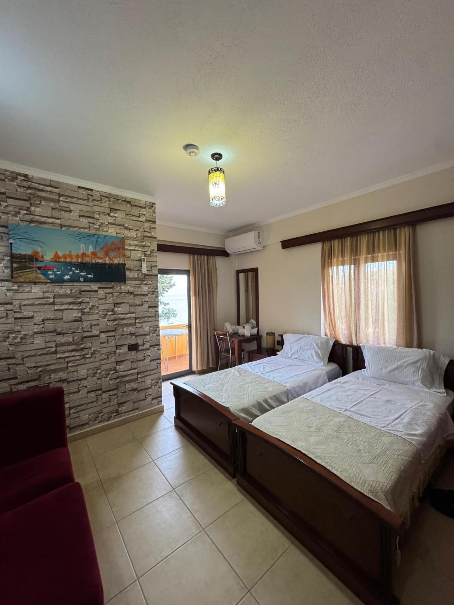 Lini Hotel Restorant Leza מראה חיצוני תמונה